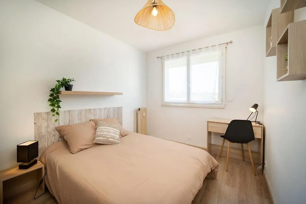 Fully Equipped Apartment With Parking 6 Beds Marseille 0*,  France